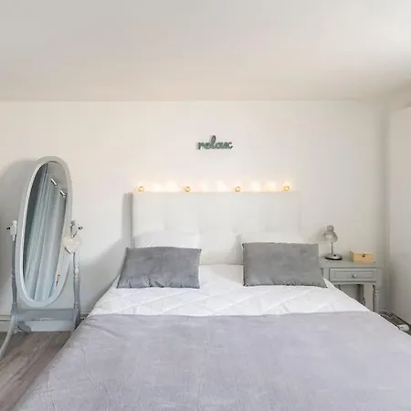 Apartment 200 M Avec Terrasse Et Jardin Royan