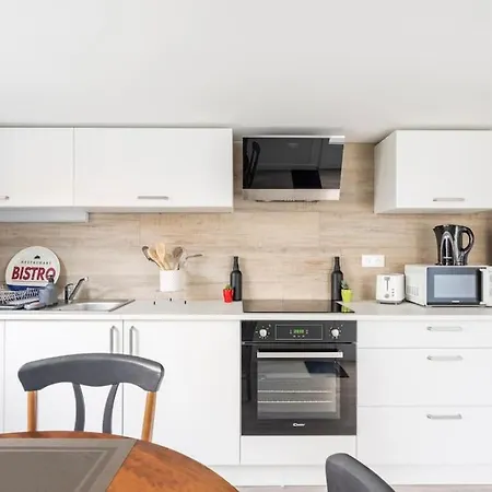 200 M Avec Terrasse Et Jardin Apartment Royan