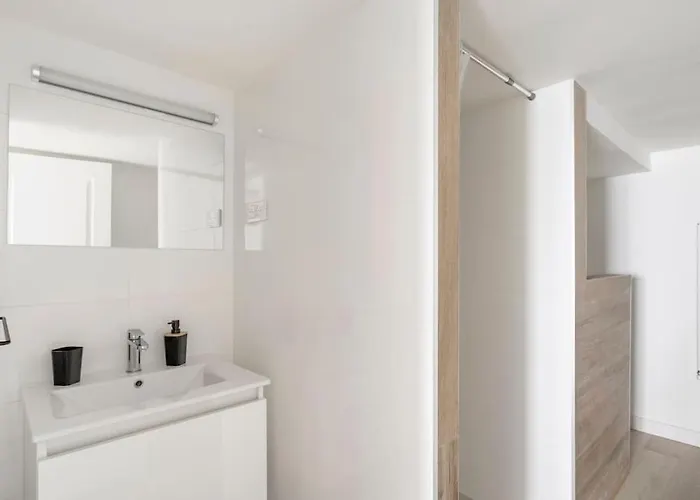 200 M Avec Terrasse Et Jardin Апартаменты *