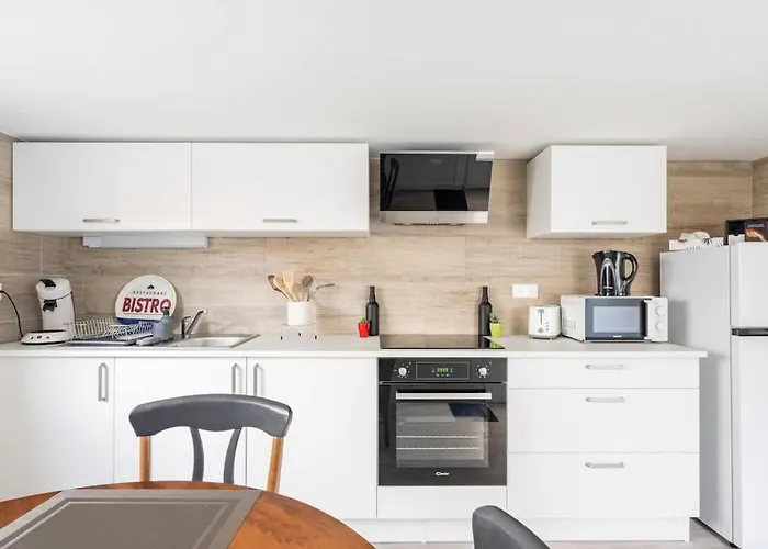 200 M Avec Terrasse Et Jardin Apartment Royan